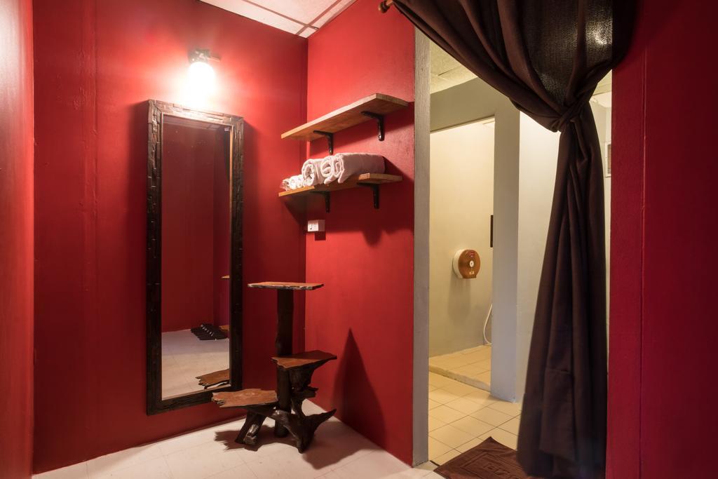 กมลา เกสท์เฮาส์ Hotel เชียงใหม่ ภายนอก รูปภาพ