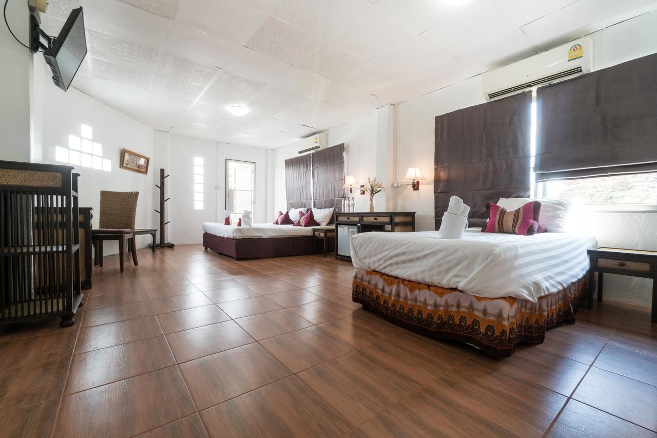 กมลา เกสท์เฮาส์ Hotel เชียงใหม่ ภายนอก รูปภาพ